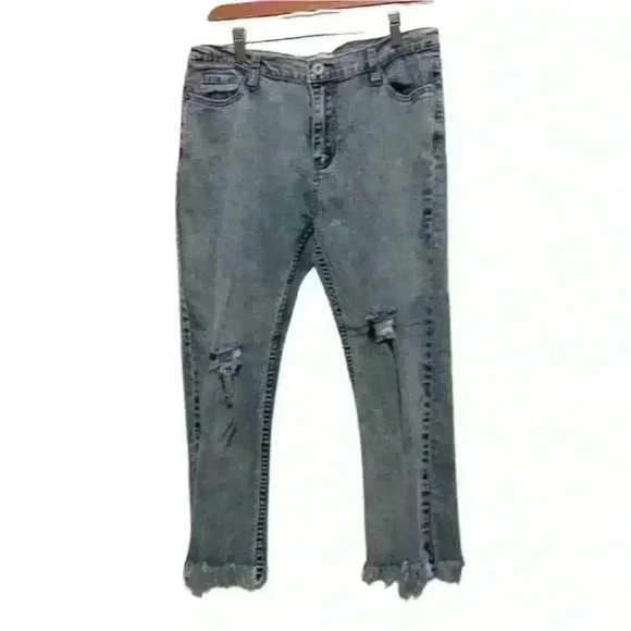 Umgee Frayed Hem Ripped Knee Jeans Distressed Crop Length Size 7 - Picture 1 of 14